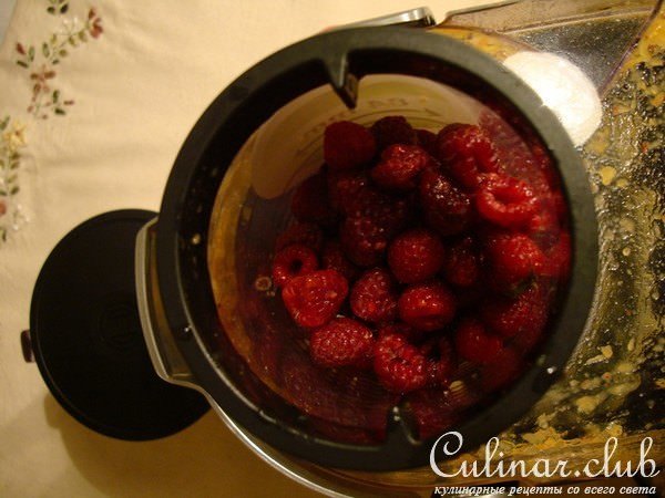 Персиковый сок с малиной