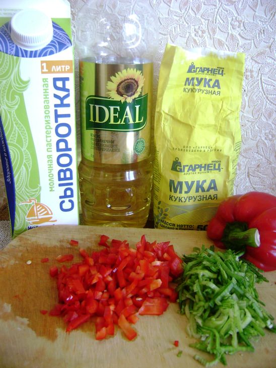 Блинчики закусочные кукурузные, с брынзой и овощами.