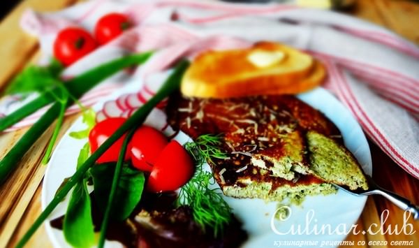 Фриттата с брокколи и беконом.