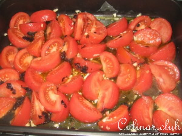Скумбрия, жаренная с помидорами