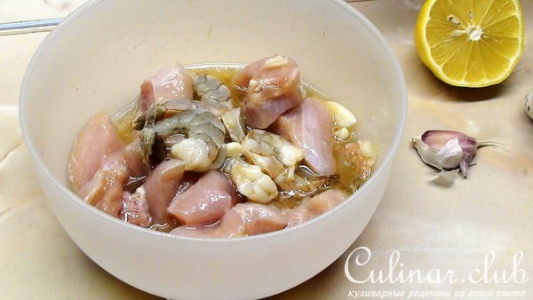 Шашлычки в стиле фьюжн! Свинина с абрикосами и курица с креветками. Дуэльные :)