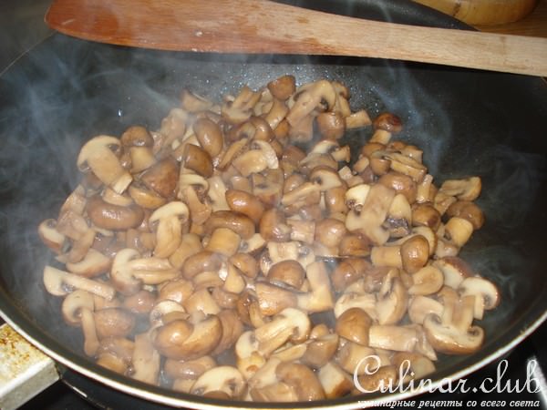 Куриные грудки с грибами