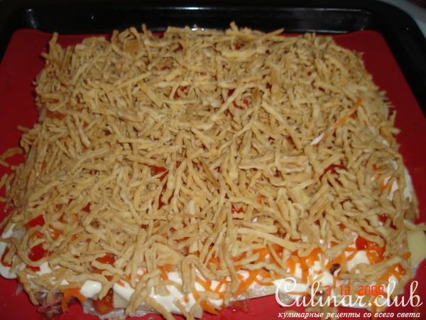 Мясо под "шубкой" и слоёной вермешелью