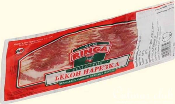 Картофель запечёный в беконе с соусом