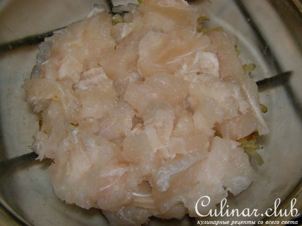 Рыбка с овощами под соусом