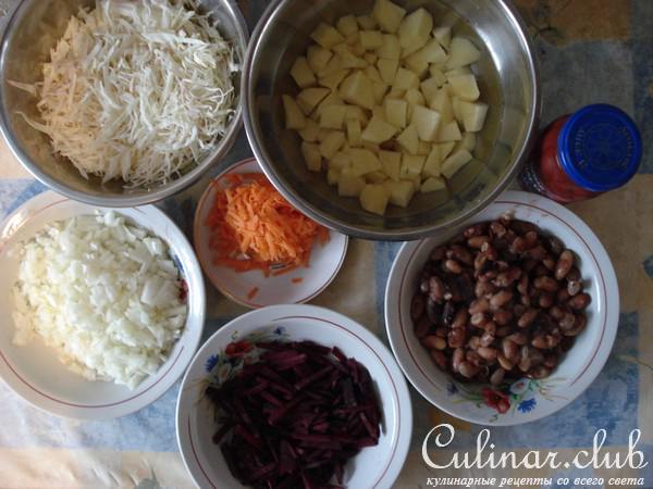Красный борщ с фасолью
