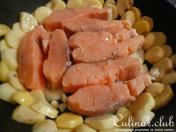 Рыба с овощами и картофелем