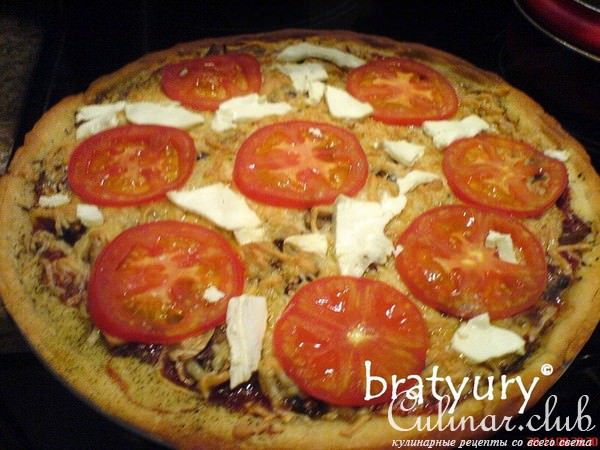 Pizza con funghi quasi margaret