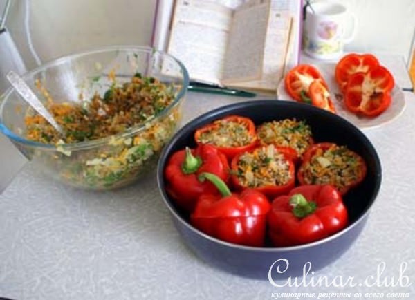 Перец, фаршированный мясом и овощами (вариант)