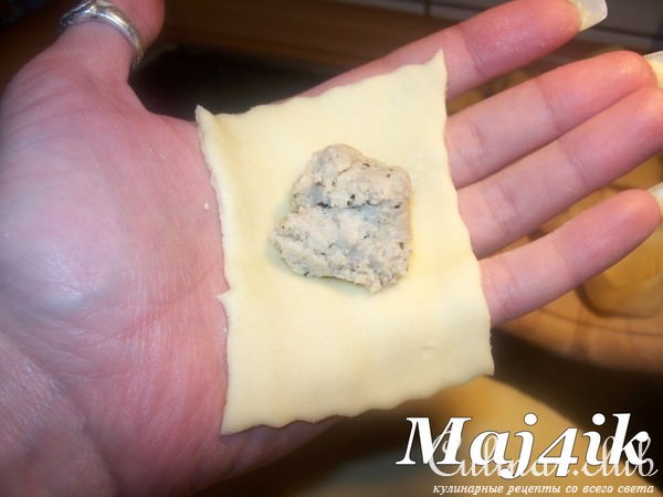 Капеллетти по-романски (или оригинальные итальянские пельмени с мясным соусом)