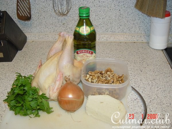 Жареная курочка с соусом из грецких орехов