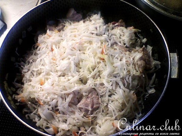"КАПУСТА ТУШЁНАЯ СО СВИНОЙ ГРУДИНКОЙ"