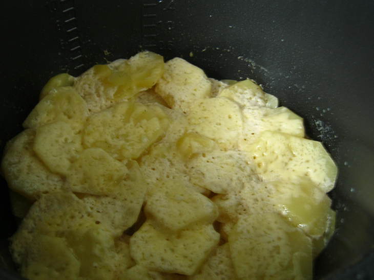 Картофель, запеченный в сливках с сыром и чесноком