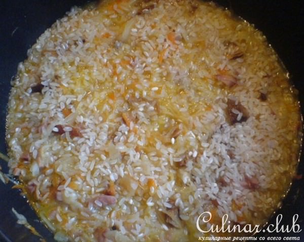Паровые булочки с начинкой на капустно-рисовой "подушке"