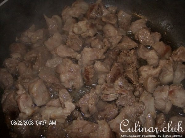 Мясо, тушенное с тыквой, овощами и грибами