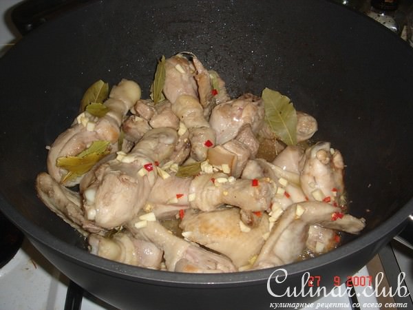 Адобо из куры и свинины