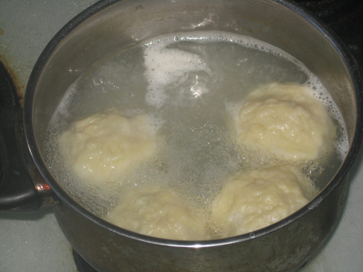 Кнедли картофельные с мясом