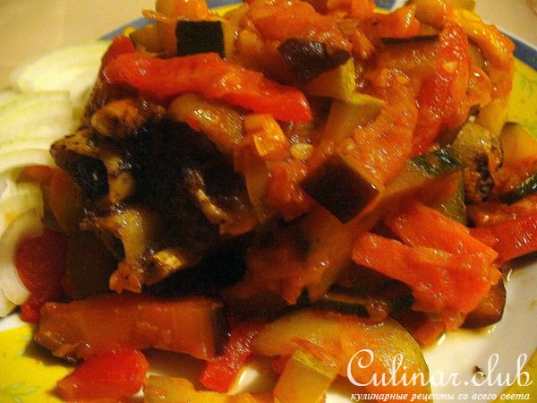 "СВИНЫЕ НОЖКИ"с овощами