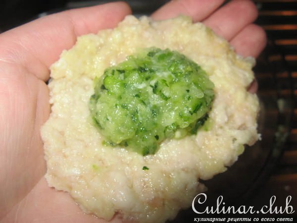 Куриные зразы с начинкой из цуккини
