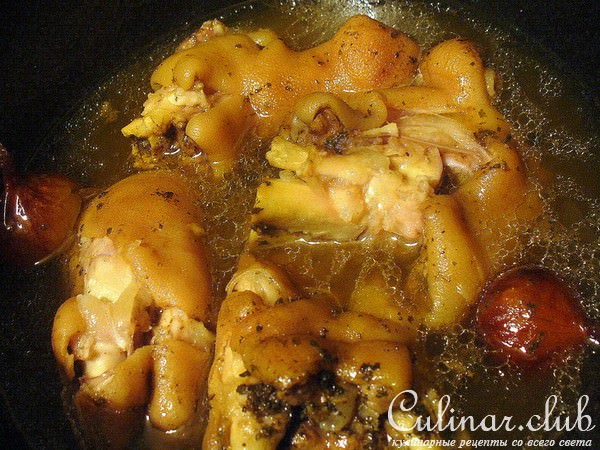 "СВИНЫЕ НОЖКИ"с овощами