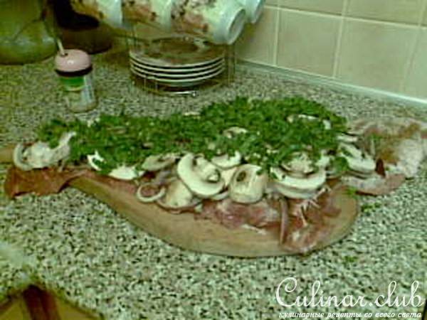 Свинина (с грибами и луком)