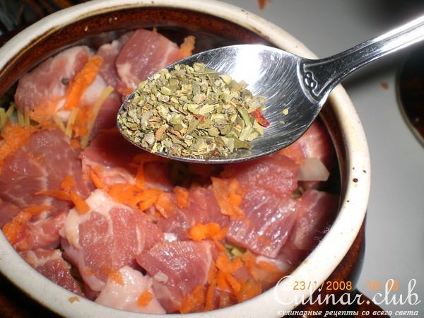 Вкусный ужин (или обед) в горшочках