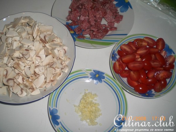 Макаронно-мясной торт с салями
