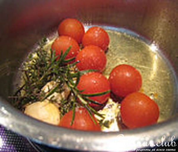 Треска с овощами и прянными травками.