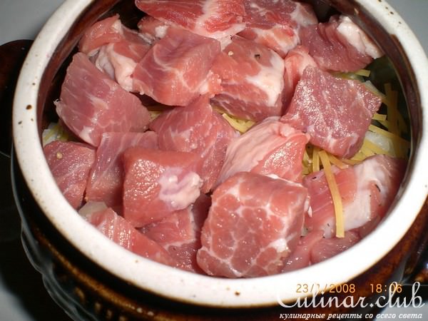 Вкусный ужин (или обед) в горшочках
