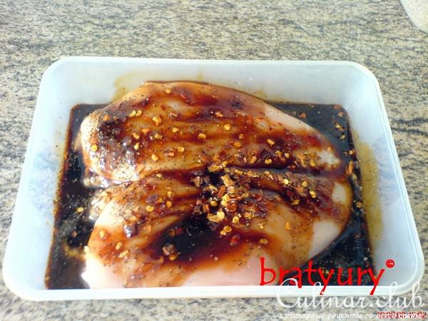 Грудка куриная жареная, внешне похожая на бабочку