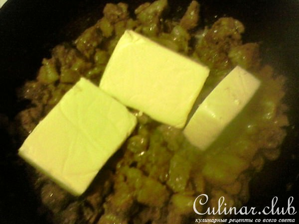 Сырно-молочный соус с грибами и мясом