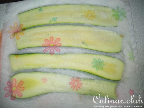Рисовая запеканка с кабачками и консервированной рыбкой.