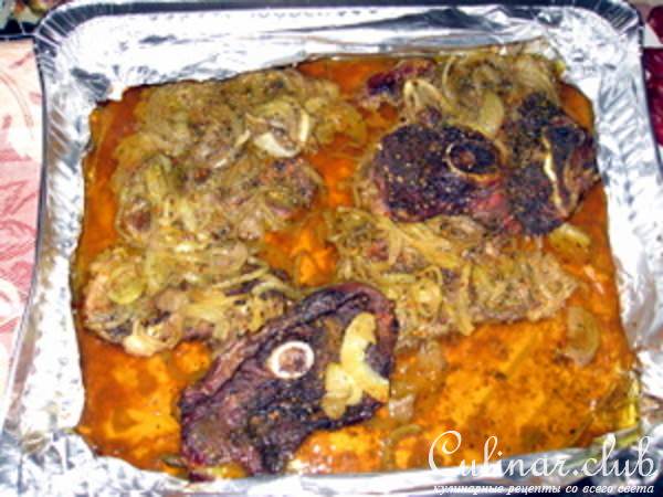 Баранина свежая запечёная с луком