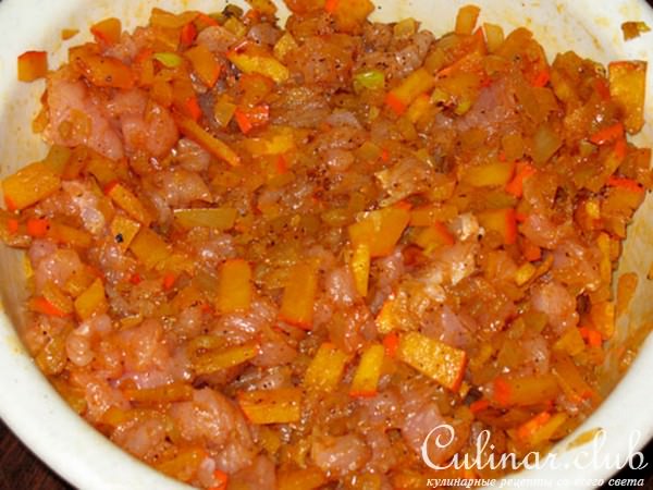 Штрудель с начинкой из грудки индейки и тыквы