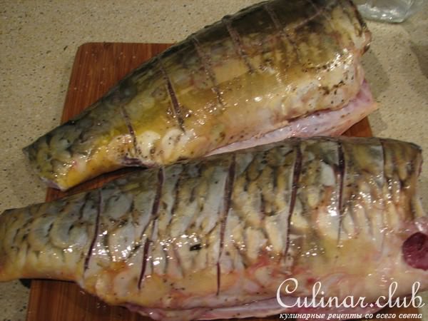 запеченный карп под хрустящей корочкой