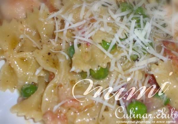 паста с курочкой,беконом и горошком