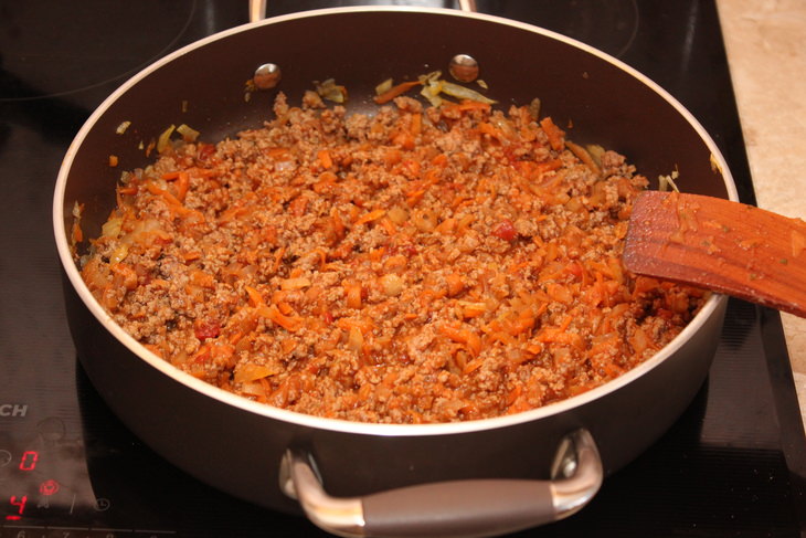 Каннеллони с соусом болоньезе