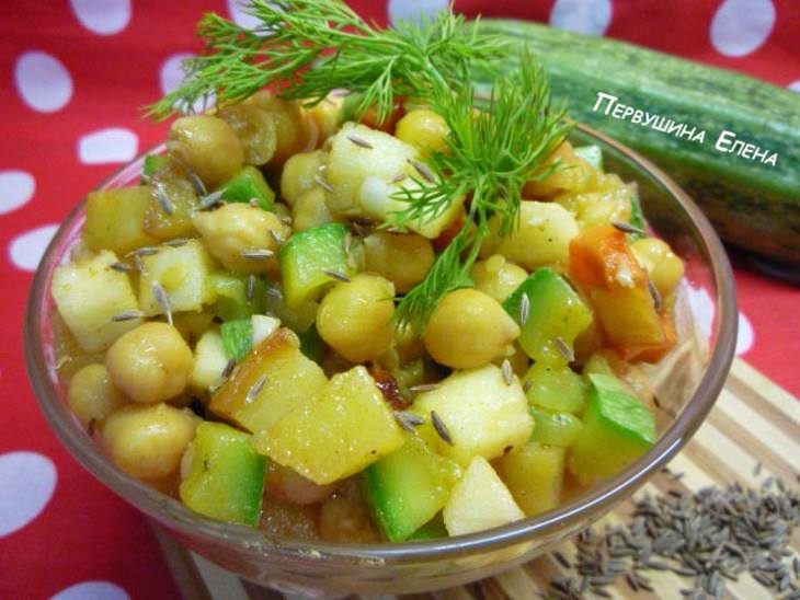Салат кабачковый с нутом и тмином