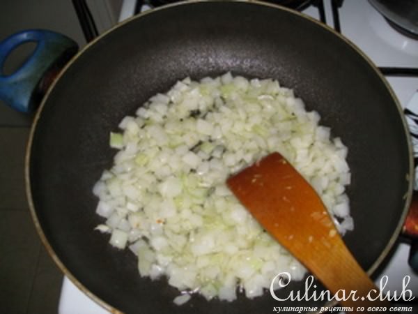 Грудинка куриная с луком.