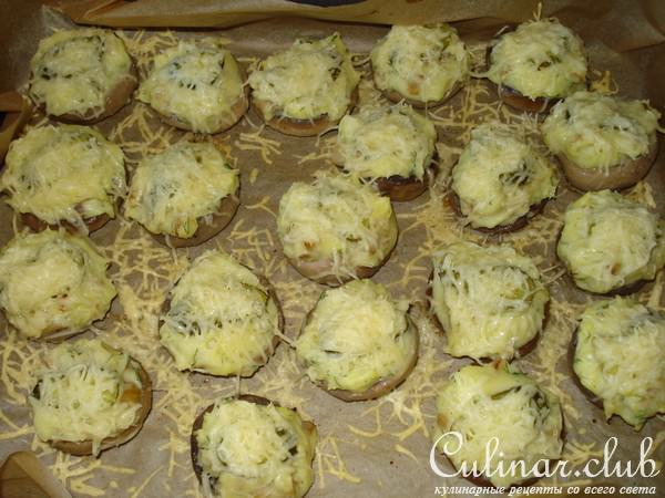 Шампиньоны с начинкой из картофельного пюре