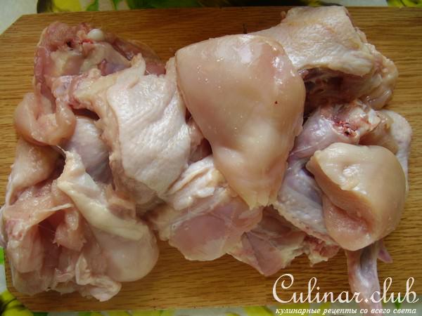 тушенная курица с фруктами.