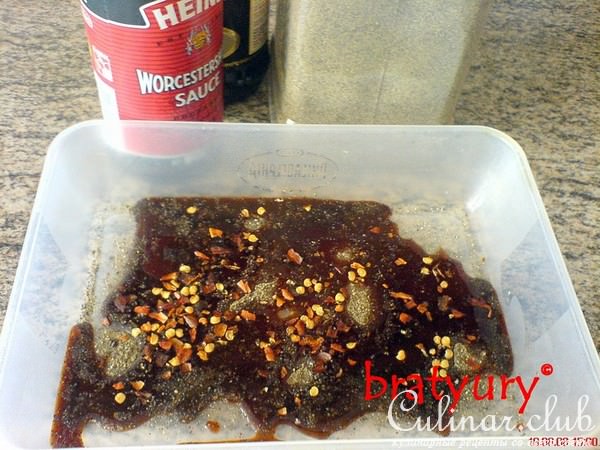 Грудка куриная жареная, внешне похожая на бабочку