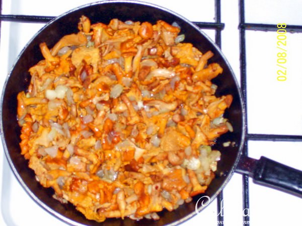 Зразы из лисичек под сметанно-сливочным соусом