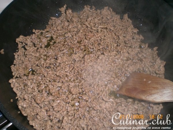 Макаронно-мясной торт с салями