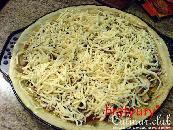 Pizza con funghi quasi margaret