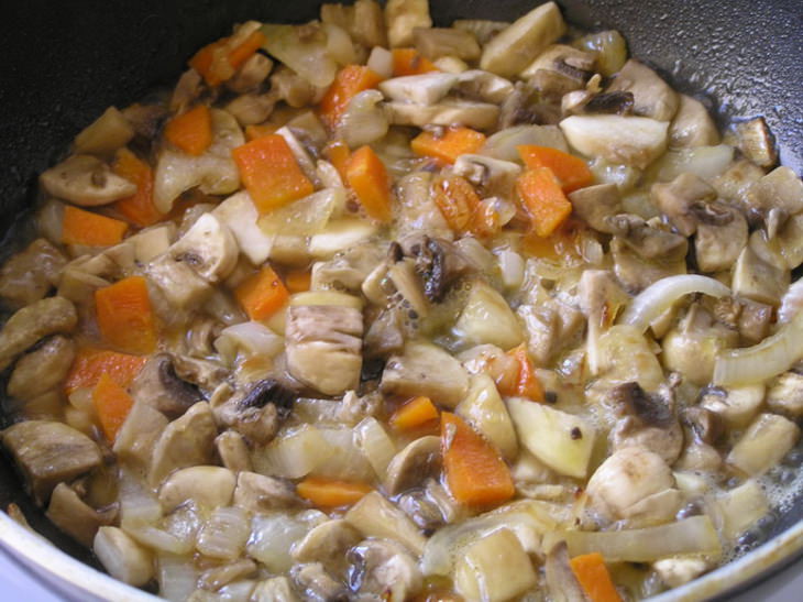 Перец, фаршированный рисом и грибами (на пару)