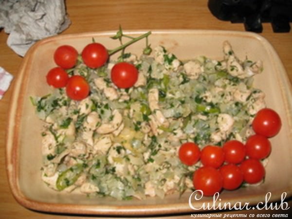 Грудинка куриная с луком.