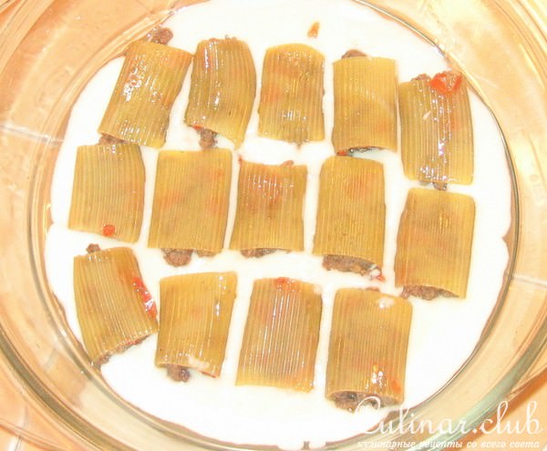 Каннеллони с соусом бешамель