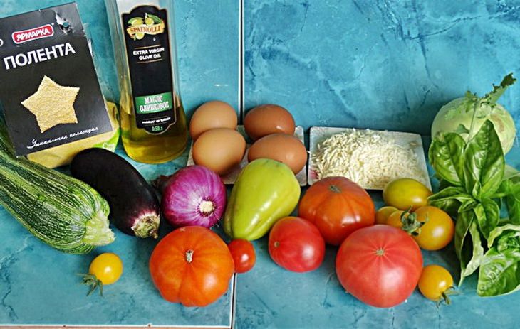 Жареная полента с овощами