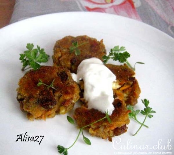 Котлеты из молодой моркови с фетой и орехами